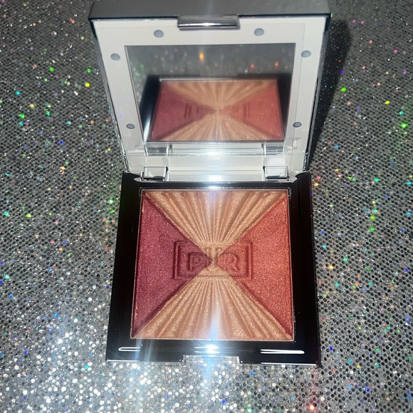 ✨🆕✨ PUR Out of the Blue Vanity Blush Palette - Ray Of Light - Picture 3 of 8